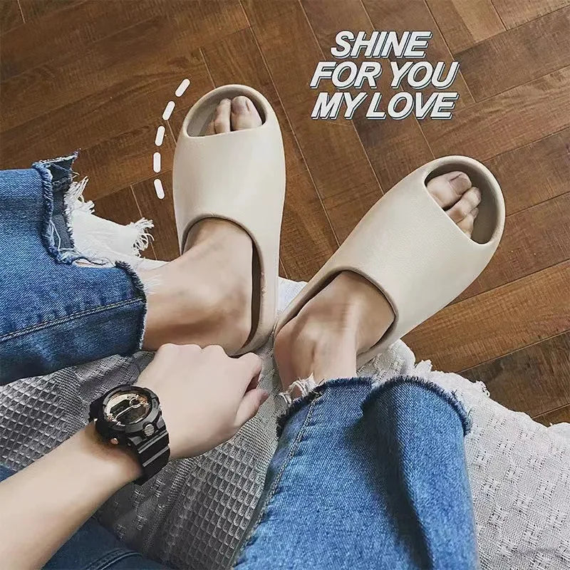 Men's Soft Thick Soled Summer Slippers EVA Fashion Slides Comfortable Home Beach Sandals for Men And Women Yeezy Inspired